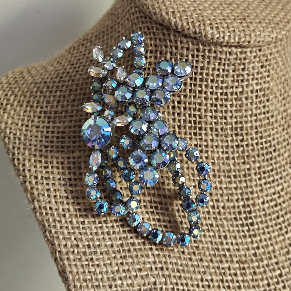 Elegant Signed Pierre Crystal Brooch